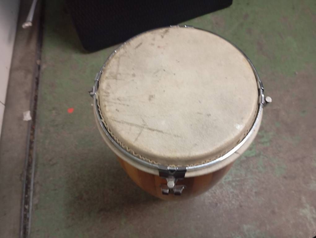 Instruments de musique: Conga Trommel Holz gestreift – D'occasion à Basel par Petergunn 1