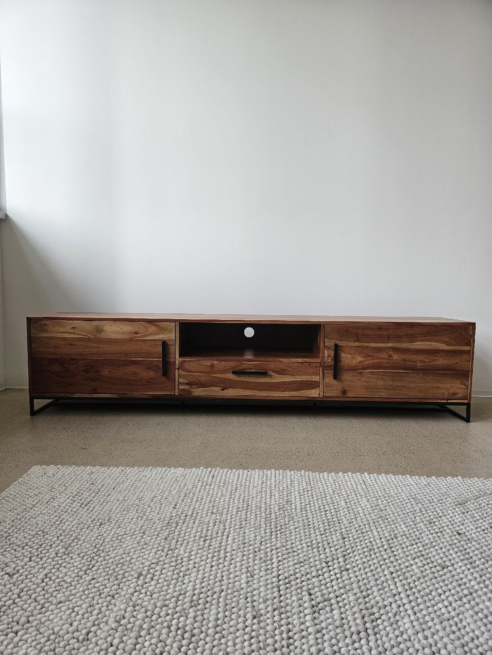 Mobili TV: Vollholz Sideboard – Usato da Zürich venduto da rob_7f5w