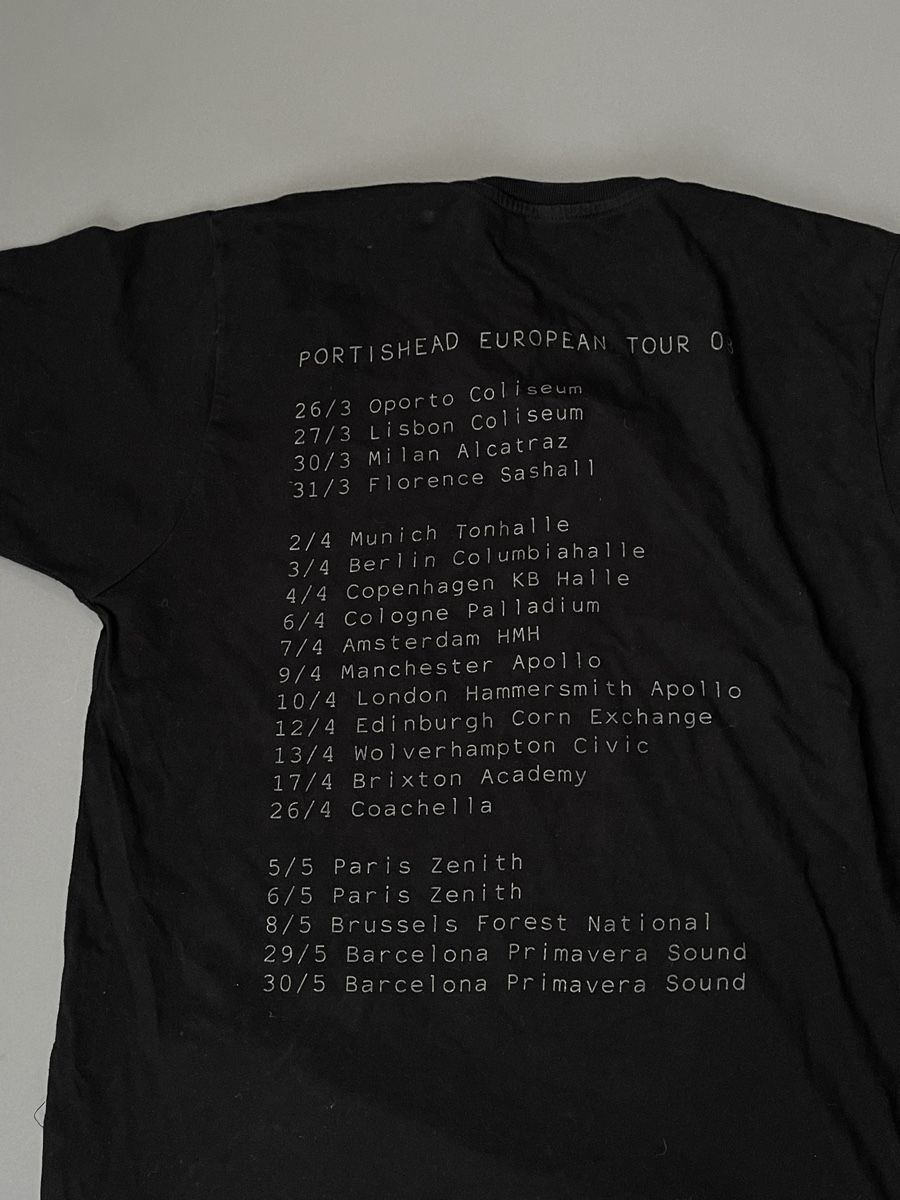 T-shirt: Portishead Machine Gun Third Tour 2008 Merch – Usato da Zürich venduto da drooppee 1