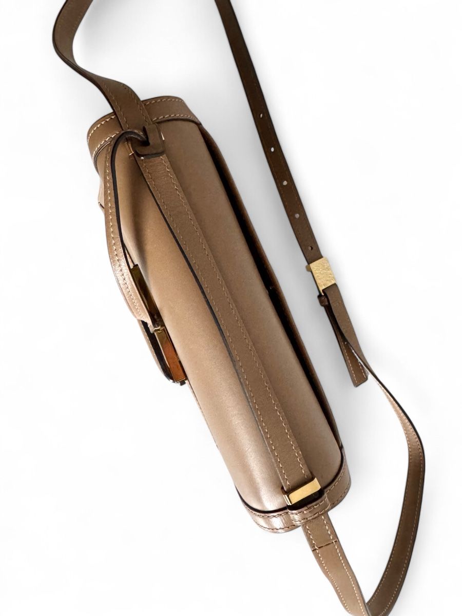 Loewe Taschen für Damen: LOEWE  Calfskin Medium Barcelona Shoulder Bag – Gebraucht aus Kriens von hannaandkiko 4