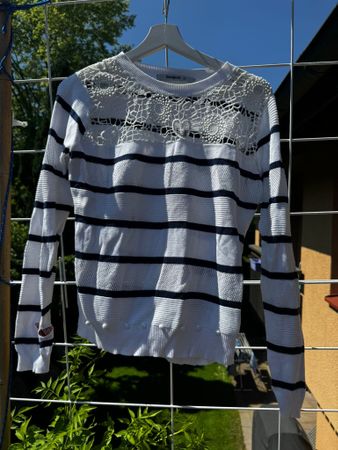 Desigual Pullover mit Lochstickerei, Gr.M