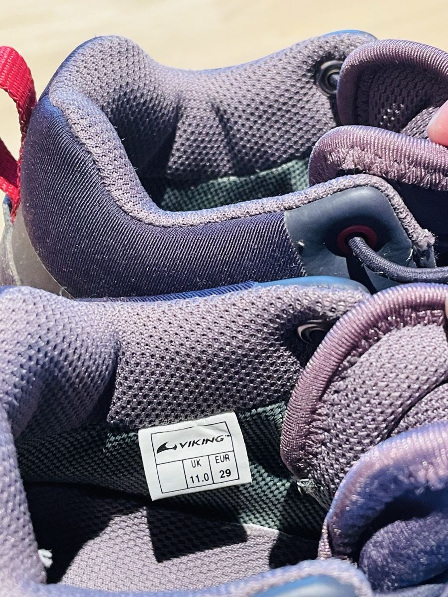 Scarpe per ragazze: Wanderschuhe, Gr. 29, Mädchen, wasserdicht, violett – Usato da Trüllikon venduto da 3PFA 1