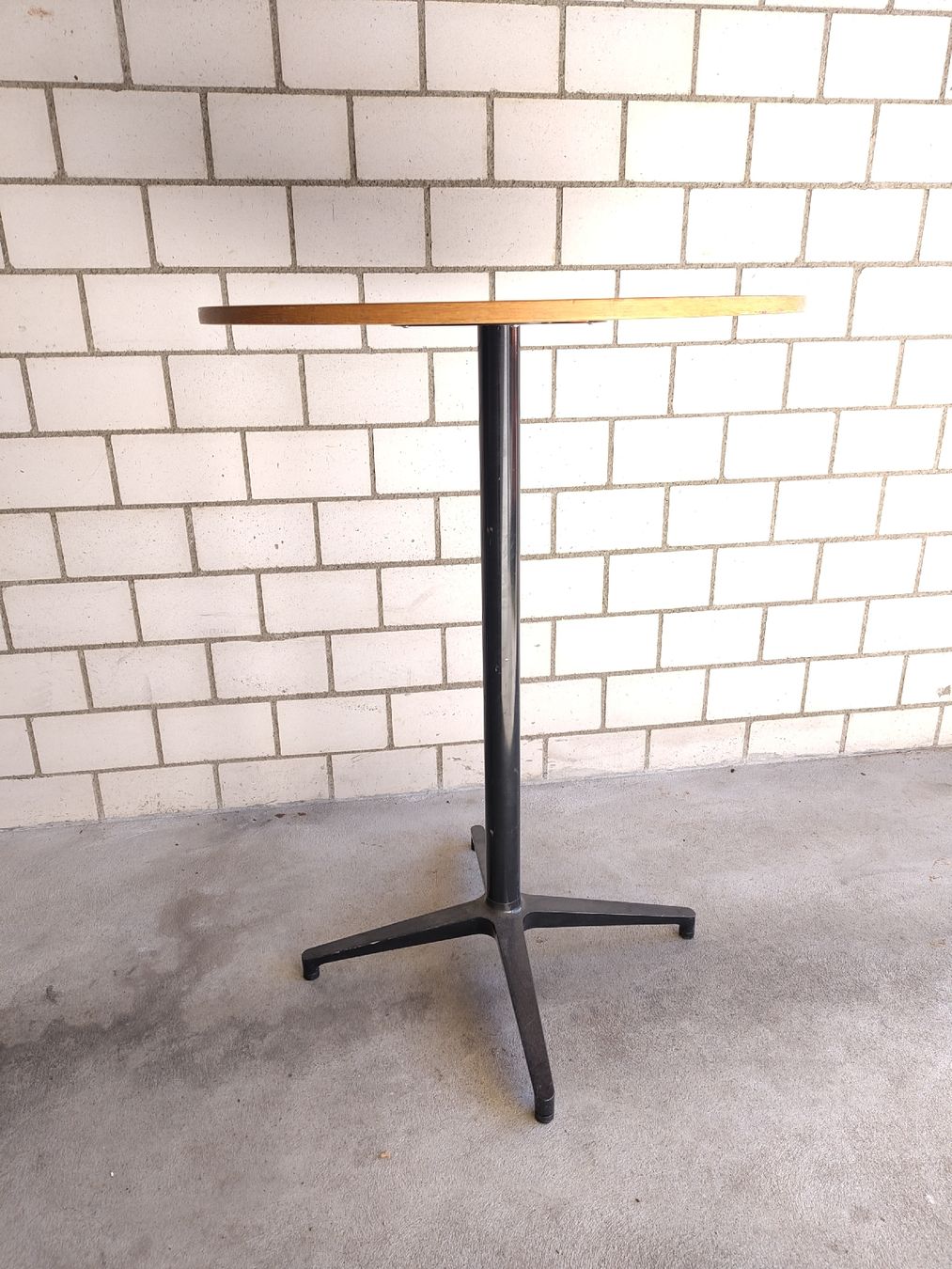 Tavoli: Vitra Bistro Table Stehtisch – Usato da Zofingen venduto da Einherjar 1