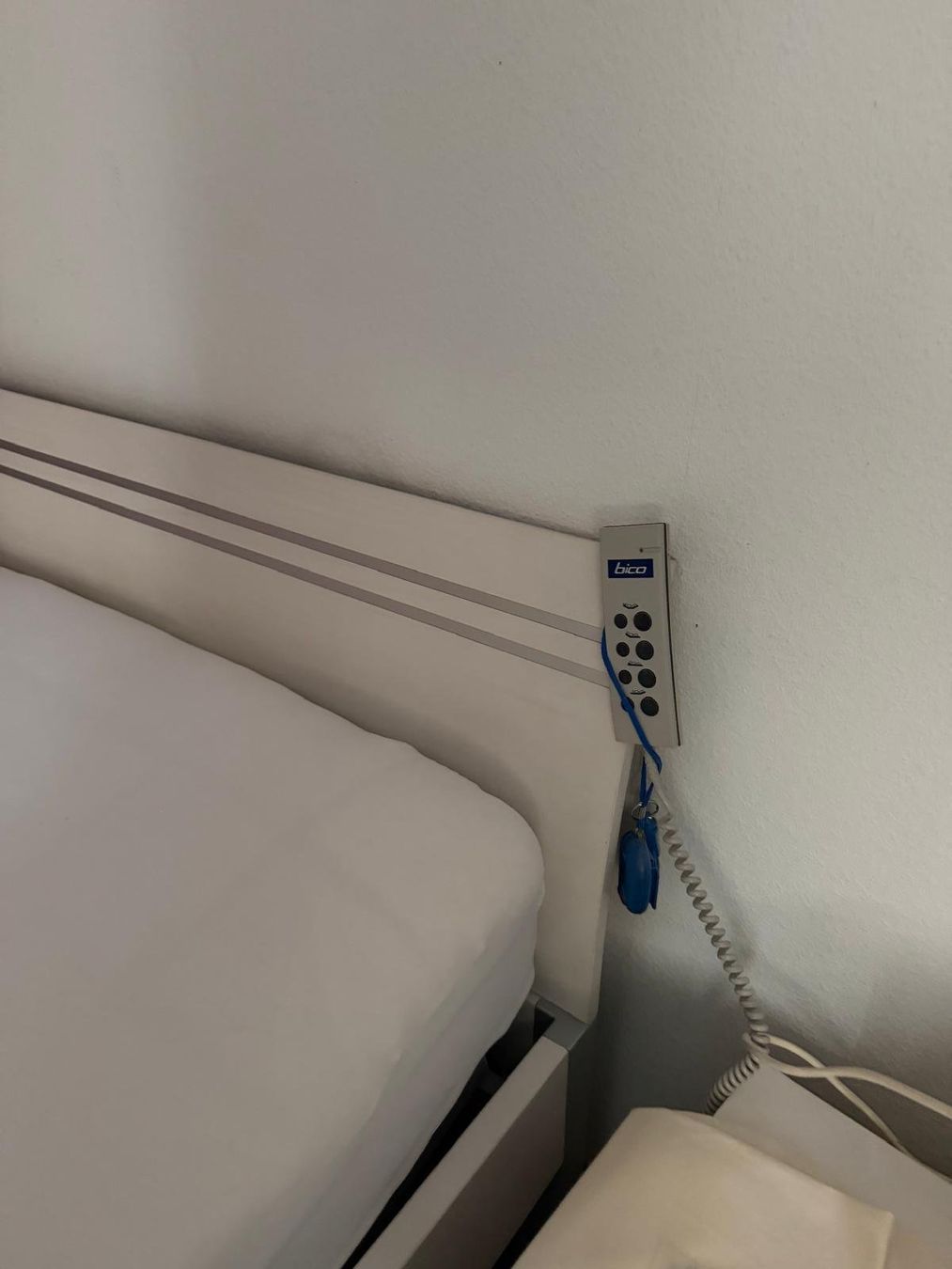 Letti: Bico Bett mit elektrischem Swing-flex Lattenrost – Usato da Schöftland venduto da sunneschiin2016 2