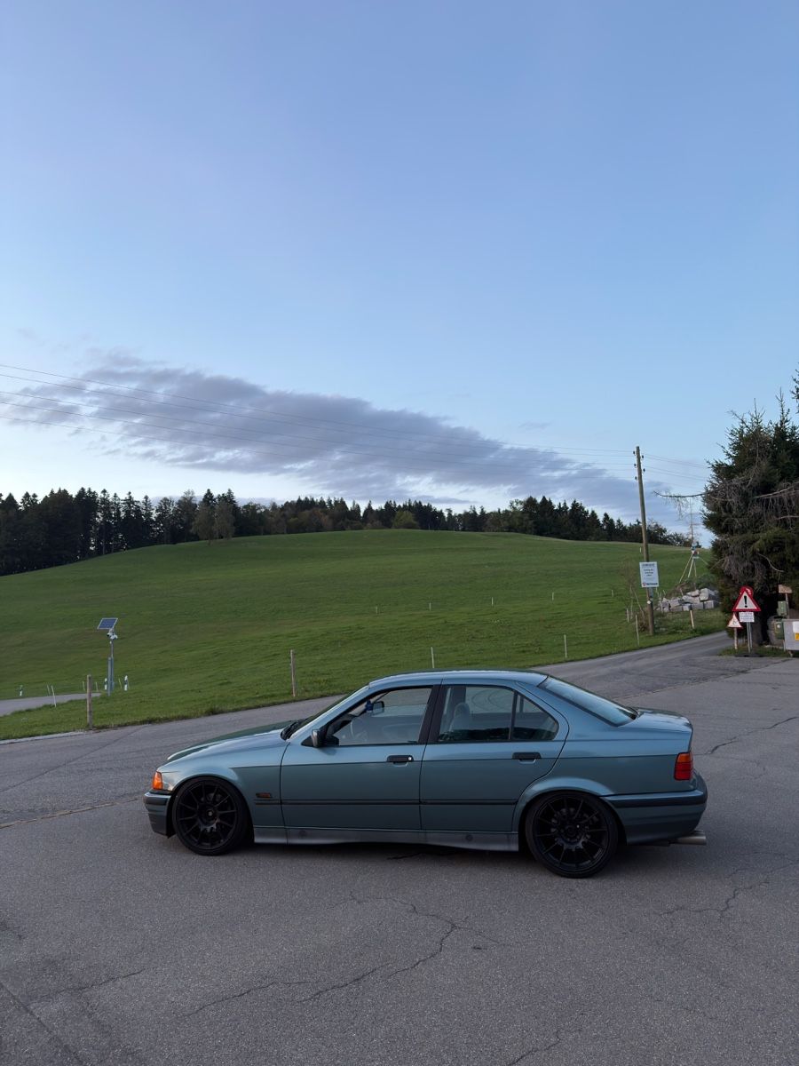 BMW Autos: Bmw E36 320i Ab MFK und Service – Gebraucht aus Wetzikon ZH von HD2004 1