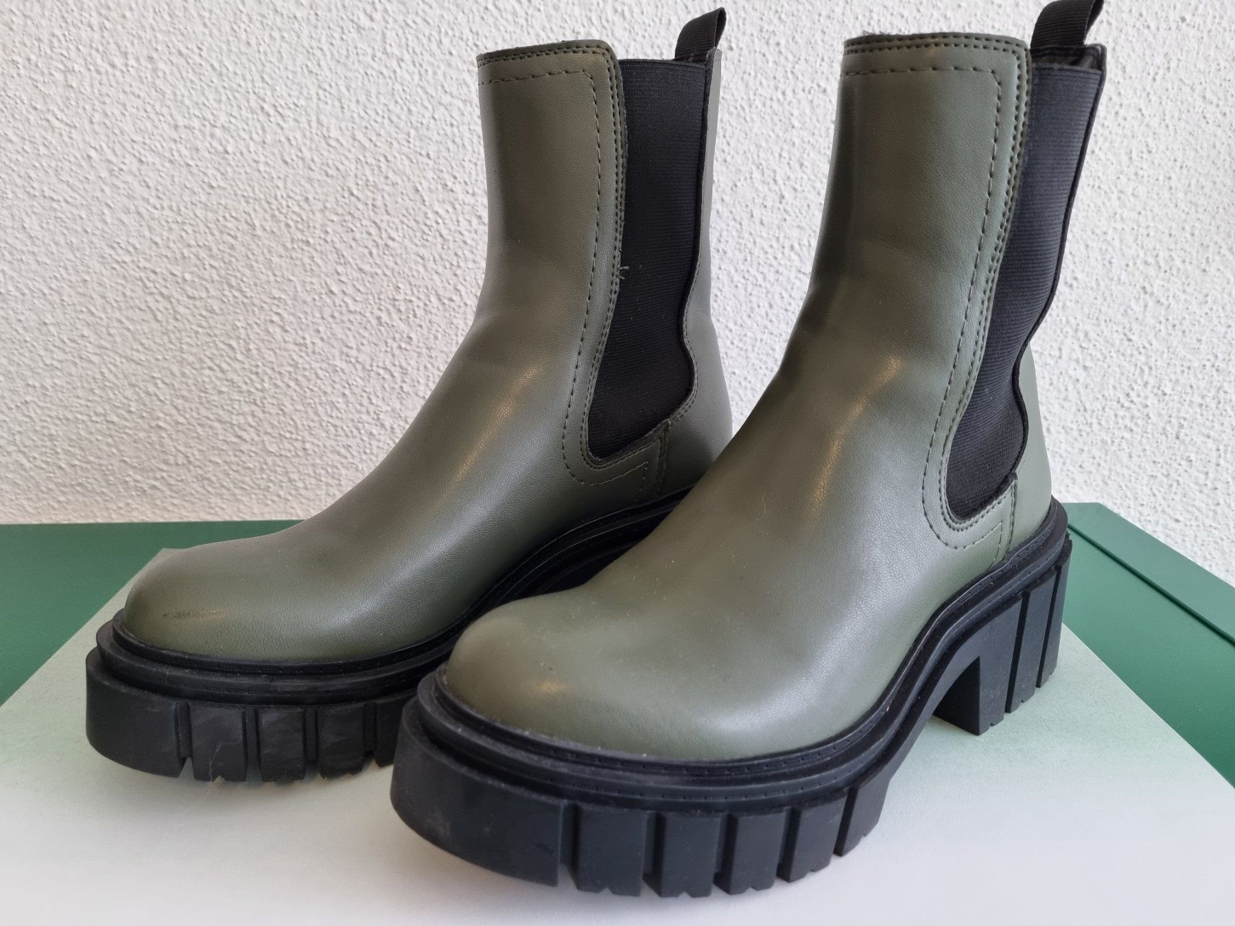 Dosenbach Scarpe da donna: Boots Gr. 37 grün-grau matt – Nuovo (secondo la descrizione) da Zofingen venduto da Felpa