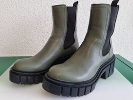 Boots Gr. 37 grün-grau matt