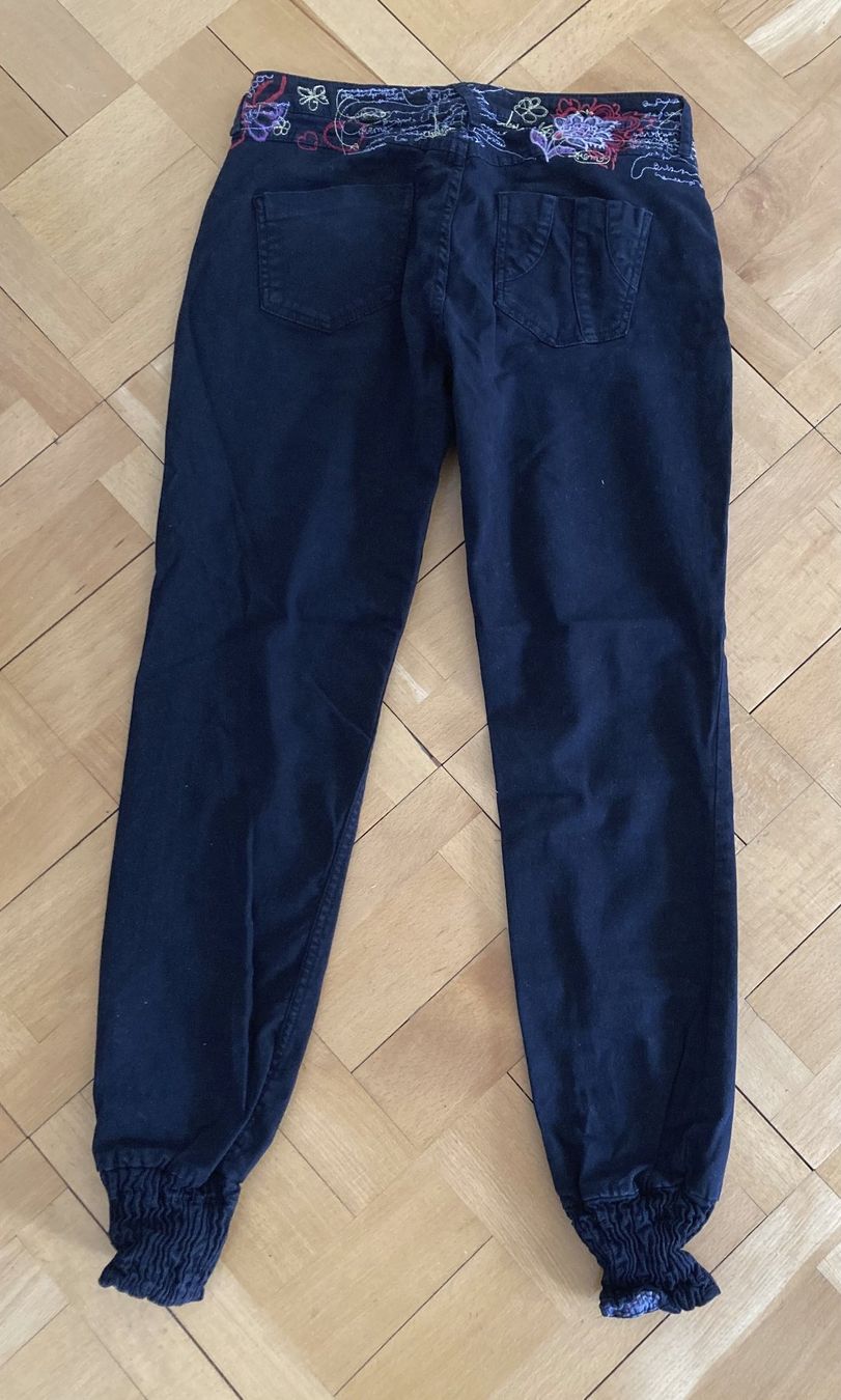 Desigual Jeans: Desigual jeans noir taille M – Usato da Lausanne venduto da Chips_1 3