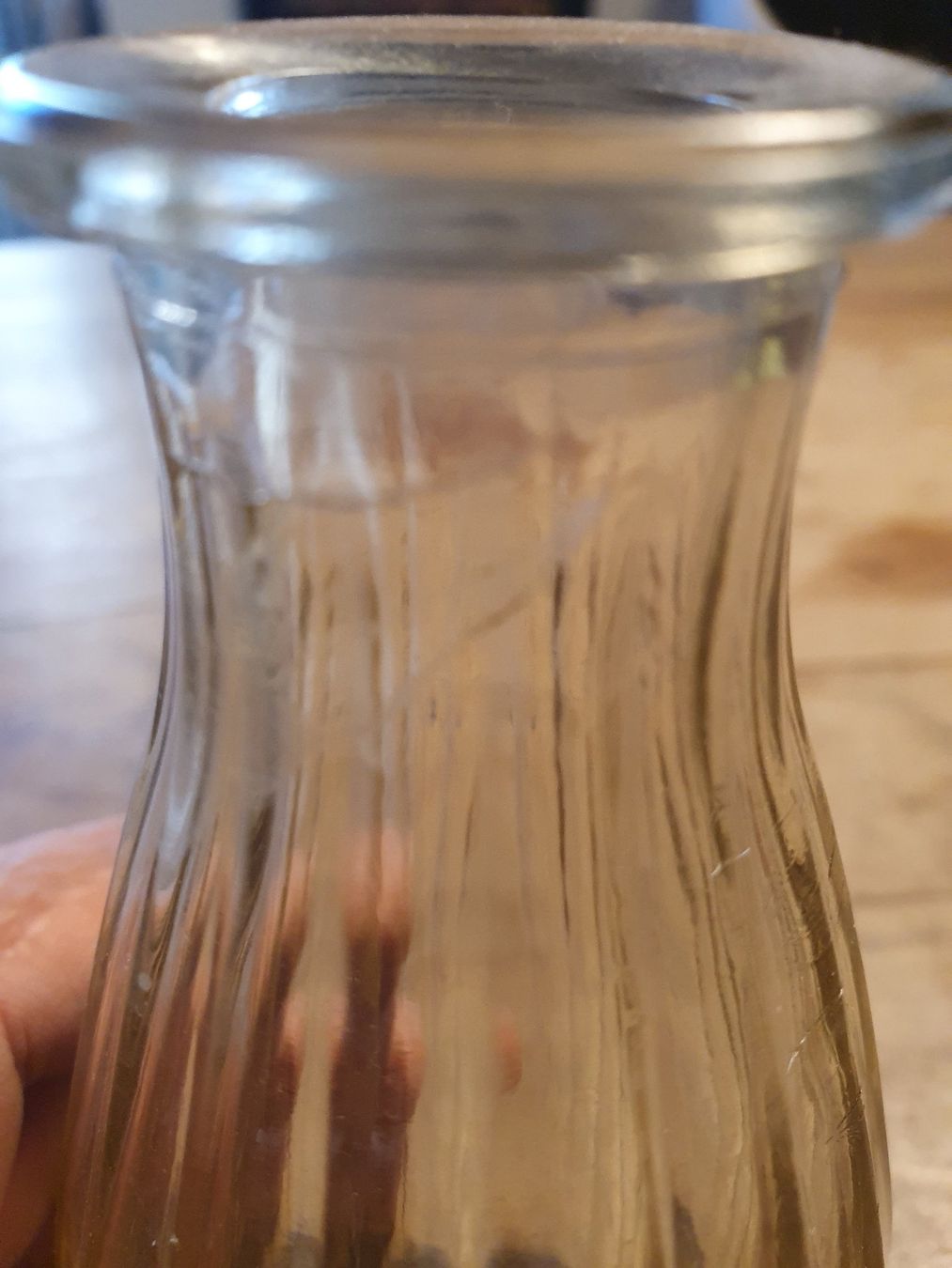 Vasen & Gefässe: Blumenvase Pressglas ca 1.5 dl – Gebraucht aus Zürich von loosebone 2