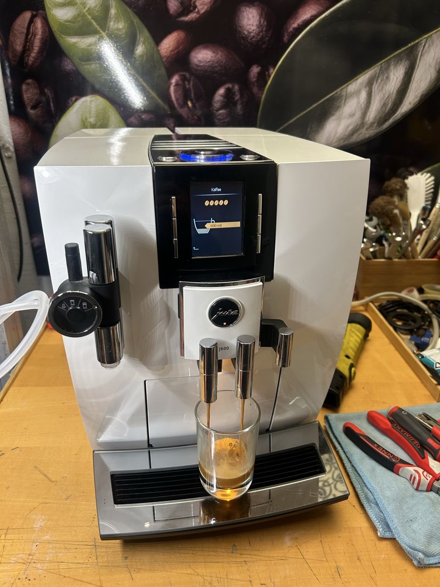 Jura Macchine per caffè & Macchine per espresso: Jura J600 – Usato da Laax GR venduto da Iusti27 2