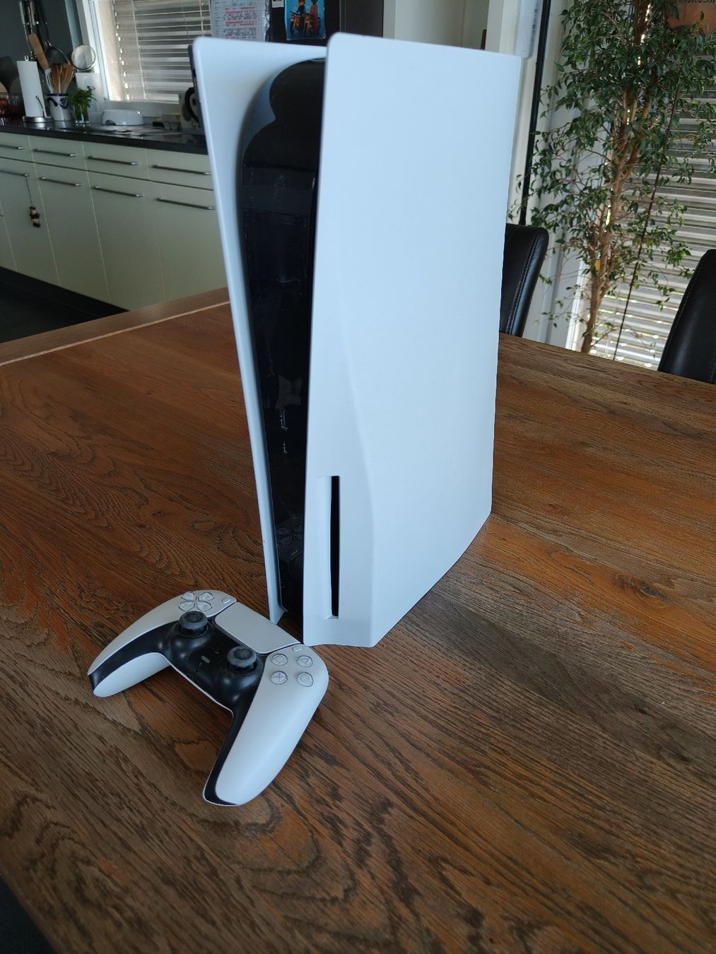 Sony Console: Sony PS5 Disk Edition (neuwertig) – Nuovo (secondo la descrizione) da Laufenburg venduto da kev_h5n7
