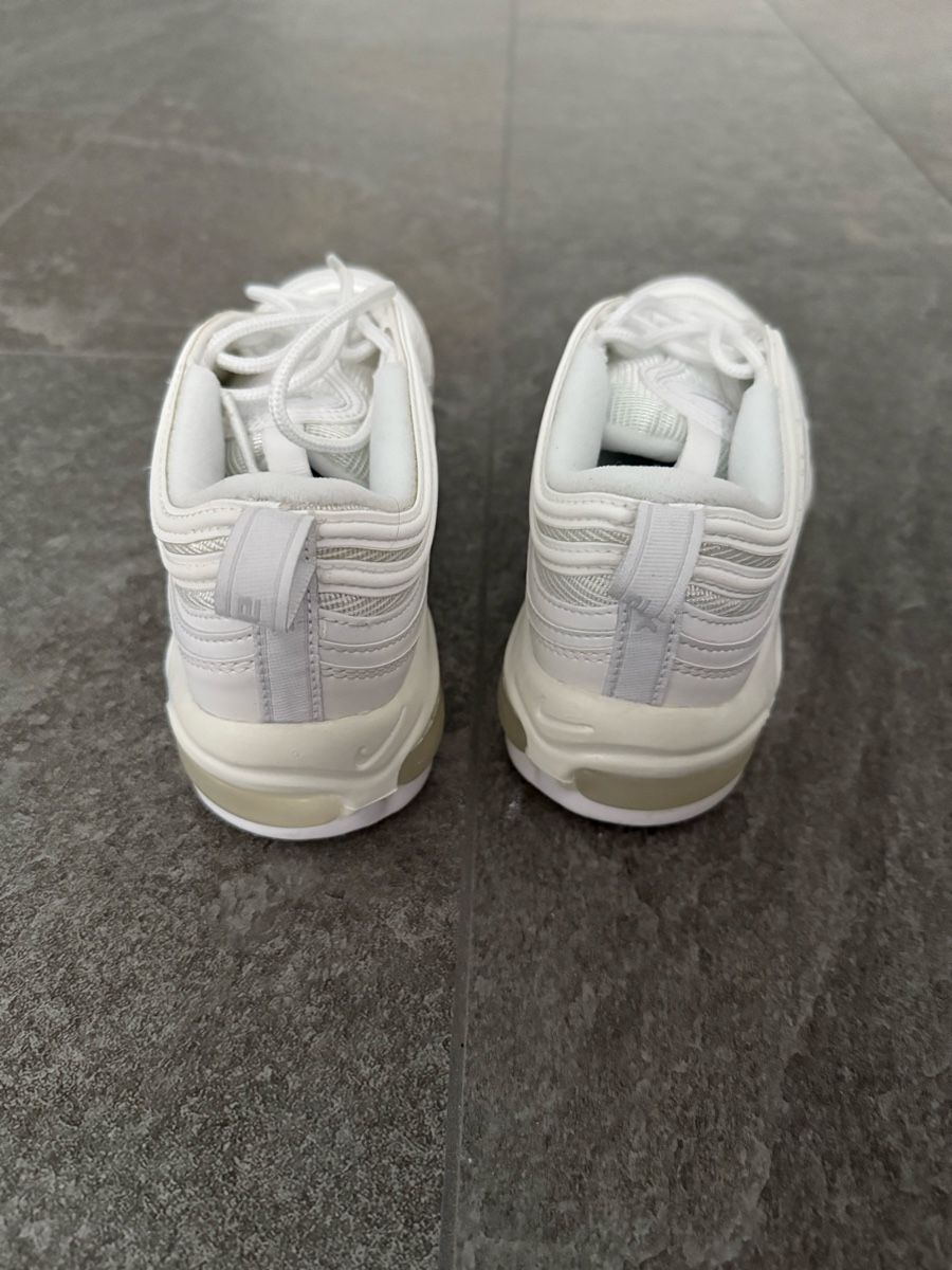 Nike Damenschuhe: Nike Air Max 97 'Triple White' – Neu (gemäss Beschreibung) aus Schübelbach von Coopers6 6