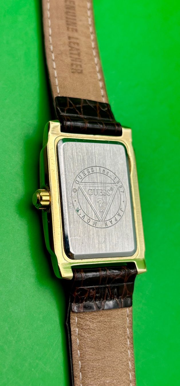 Guess Orologi: VINTAGE GUESS MIT ORGINAL ETUI – Usato da Rorschach venduto da ZeitWerk.10 9