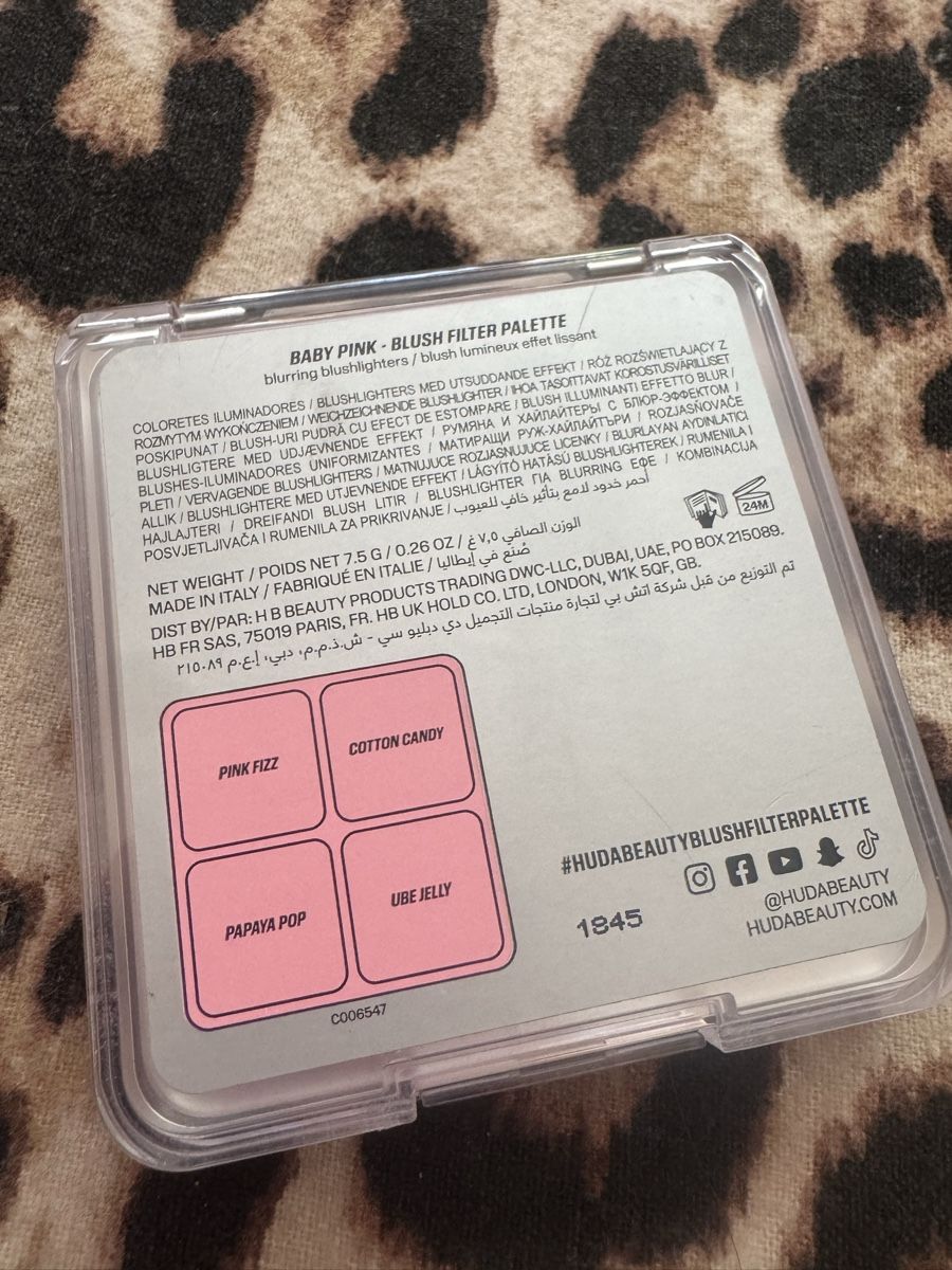 Huda Beauty Make-up: Huda Beauty Blush Palette – Usato da Zürich venduto da MHW23 2