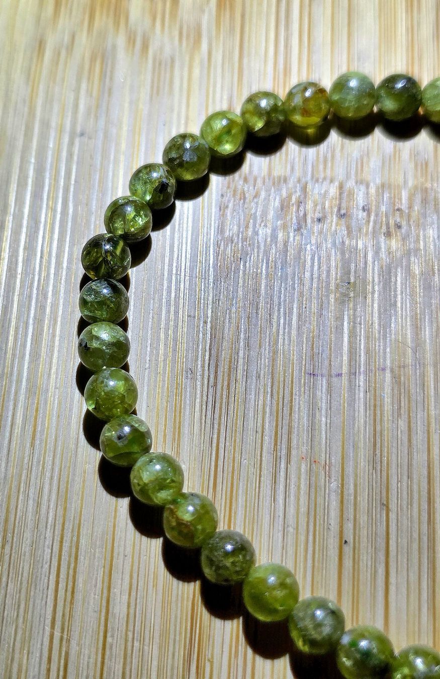 Minerali & Pietre curative: HQ Peridot Armband 5mm – Nuovo e nell'imballaggio originale da Matzingen venduto da Shay_Crystalz 2