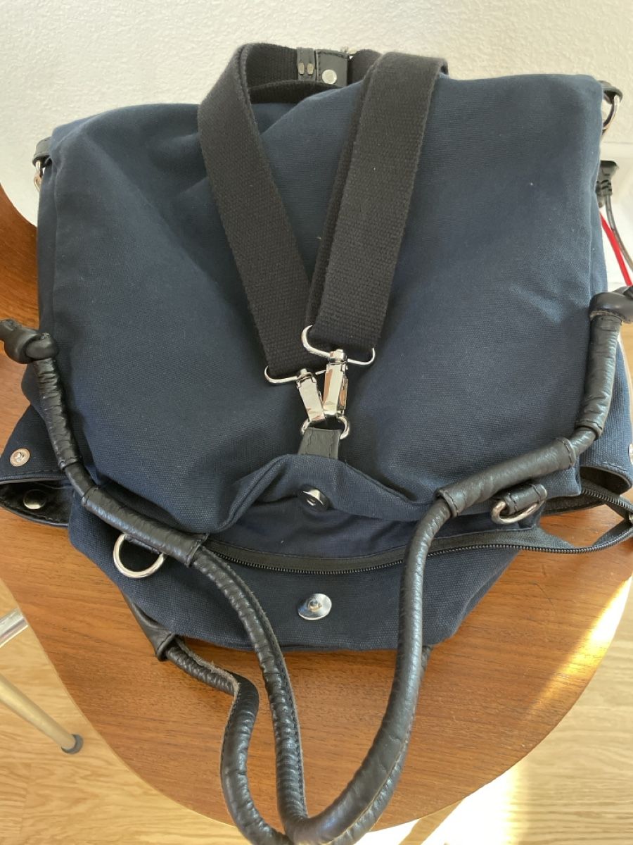 Rucksäcke: Rucksack Tasche Canvas Marke iyiami – Gebraucht aus Liebefeld von Langspielplatte 4