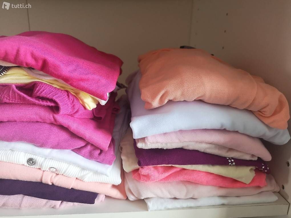 T-Shirts: Diverse Damen T-Shirts – Gebraucht aus Roggwil BE von mirjamsel