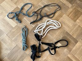 Verschiedene Knotenhalfter, Halfter und Führstricke