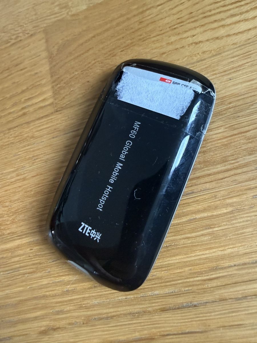 Swisscom Modem & Router: Swisscom ZTE MF60 Mobile Hotspot WLAN-Router 3G – Usato da Zürich venduto da Yweb 1