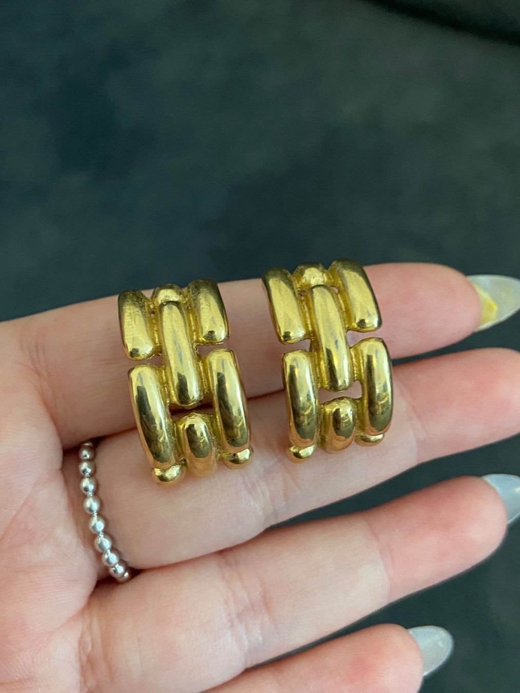 Givenchy Boucles d'oreille: Boucle d’oreille Givenchy – D'occasion à Montreux par Perledor