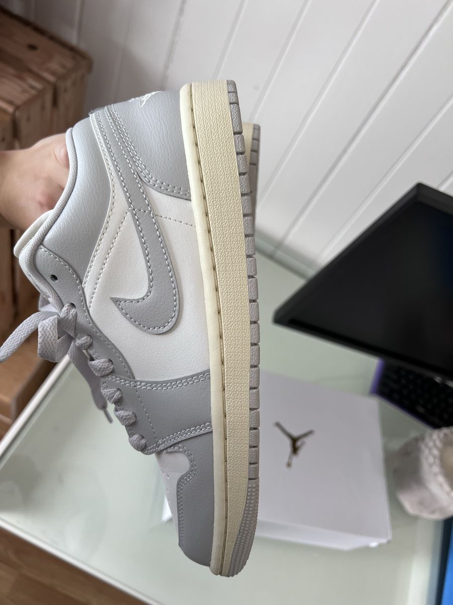Nike Chaussures hommes: Air Jordan 1 "Coconut Milk" – Neuf (Voir description) à Charmey (Gruyère) par ya_12 7