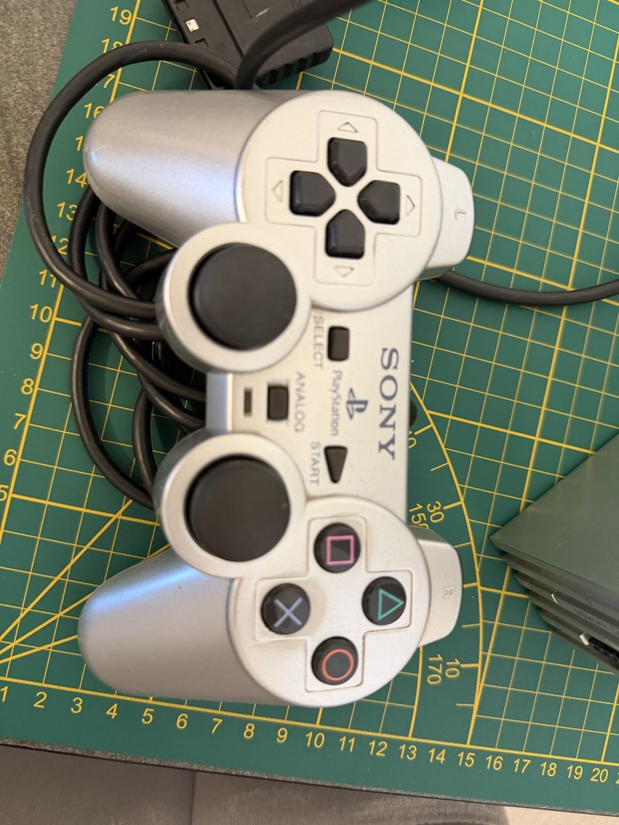 Sony Console: Ps2 mit Controller – Usato da Flawil venduto da Buri37 1