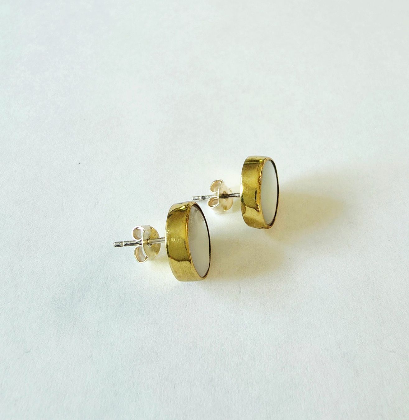 Orecchini pendenti & Orecchini a lobo: Elegante Ohrstecker mit Perlmutt-Inlay - Neu – Nuovo e nell'imballaggio originale da Uetikon am See venduto da Springdream 2