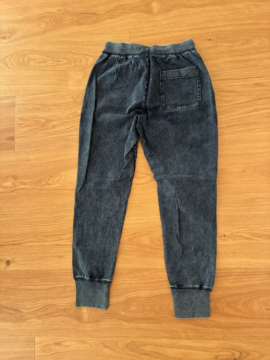Pantalons: Hose – Neuf avec emballage d'origine à Bassersdorf par secondhand_clothing 1