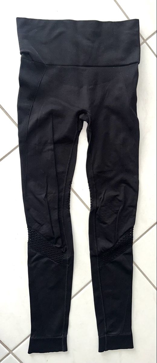 Leggings: ALALA LEGGINS GR. S – Gebraucht aus Unteraegeri von MH203