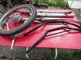 Lot de pièces pour vélomoteur