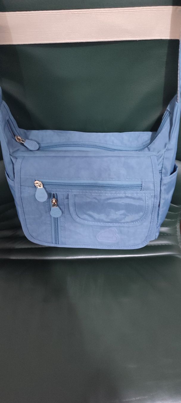 Borse da donna: Sac à main bleu – Nuovo (secondo la descrizione) da St-Cergue venduto da Neviana