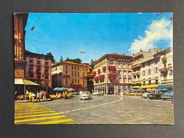 Lugano, Piazza della Riforma - belebt - Oldtimer !