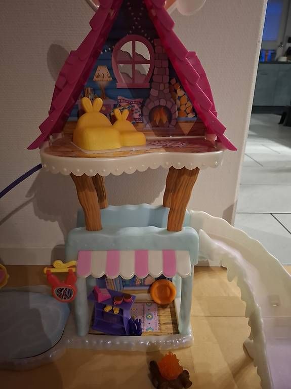 Bambole: Winterset Enchantimals Barbies – Usato da Utzenstorf venduto da MvHagen 1