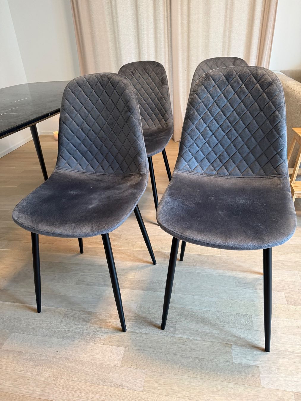 Stühle: lot de 4 chaises – Gebraucht aus Lausanne von lei_26fz