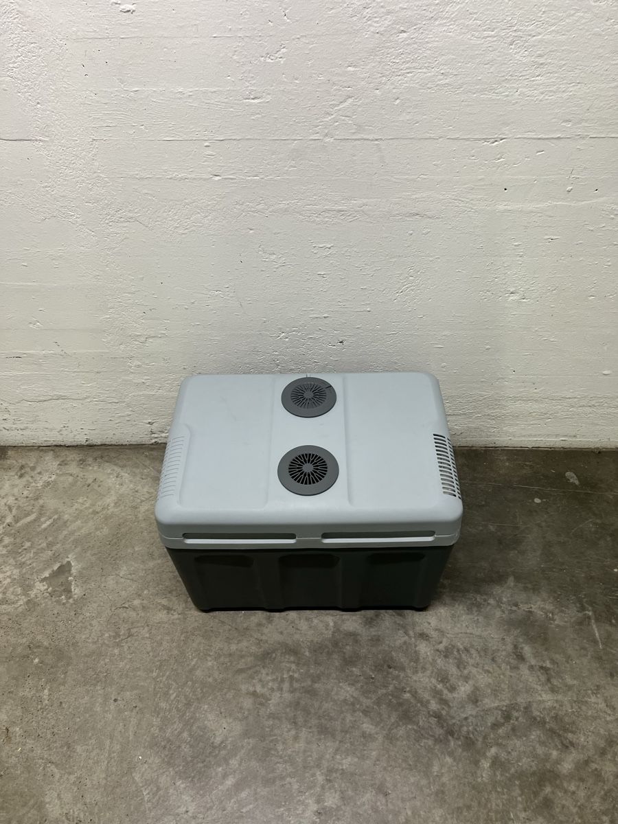 Frigoriferi & Refrigeratori: Weber elektrische Kühlbox KB40, 12V – Usato da Liestal venduto da R-wed