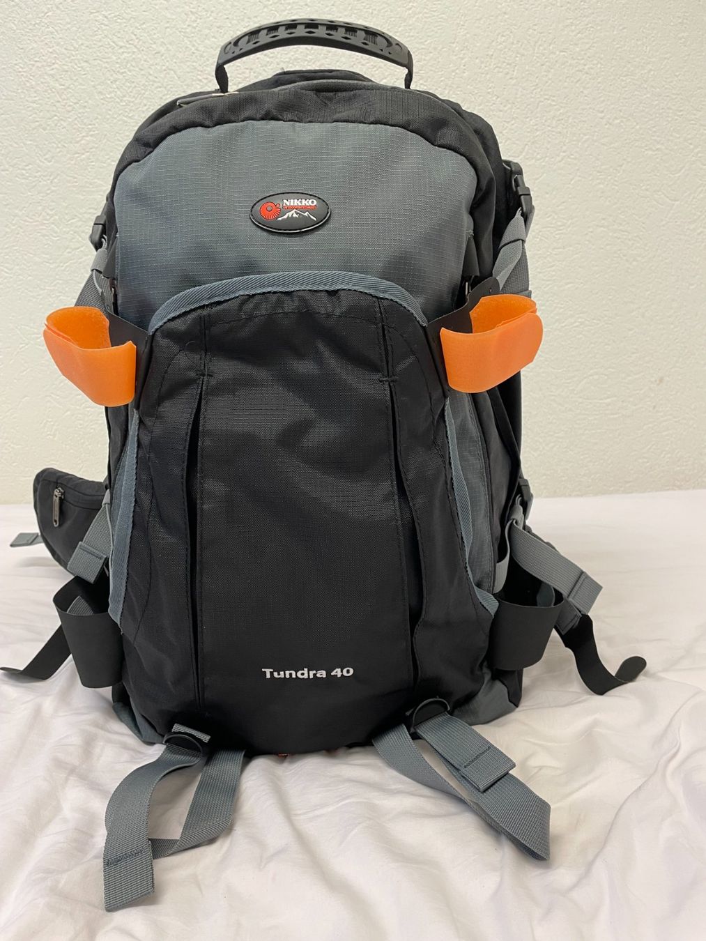 Zaini: NIKKO Rucksack Tundra 40 Schwarz-Grau – Usato da Zollikon venduto da yaris0505