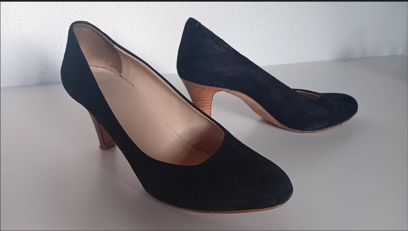 Navyboot Scarpe da donna: NAVYBOOT Pumps Wildleder Schwarz Gr. 36.5 – Usato da Salez venduto da Robe12