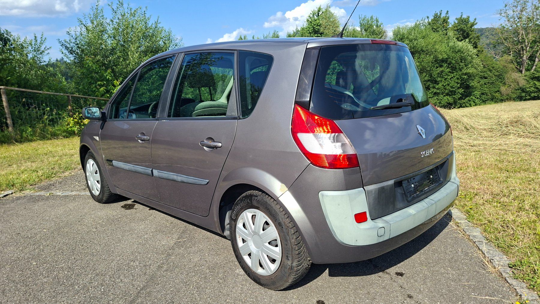 Renault Automobili: Renault Mégane Scénic II - Automat – Usato da Schöftland venduto da kavali 4