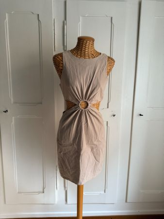 ZARA - Kleid beige mit Cut Outs M