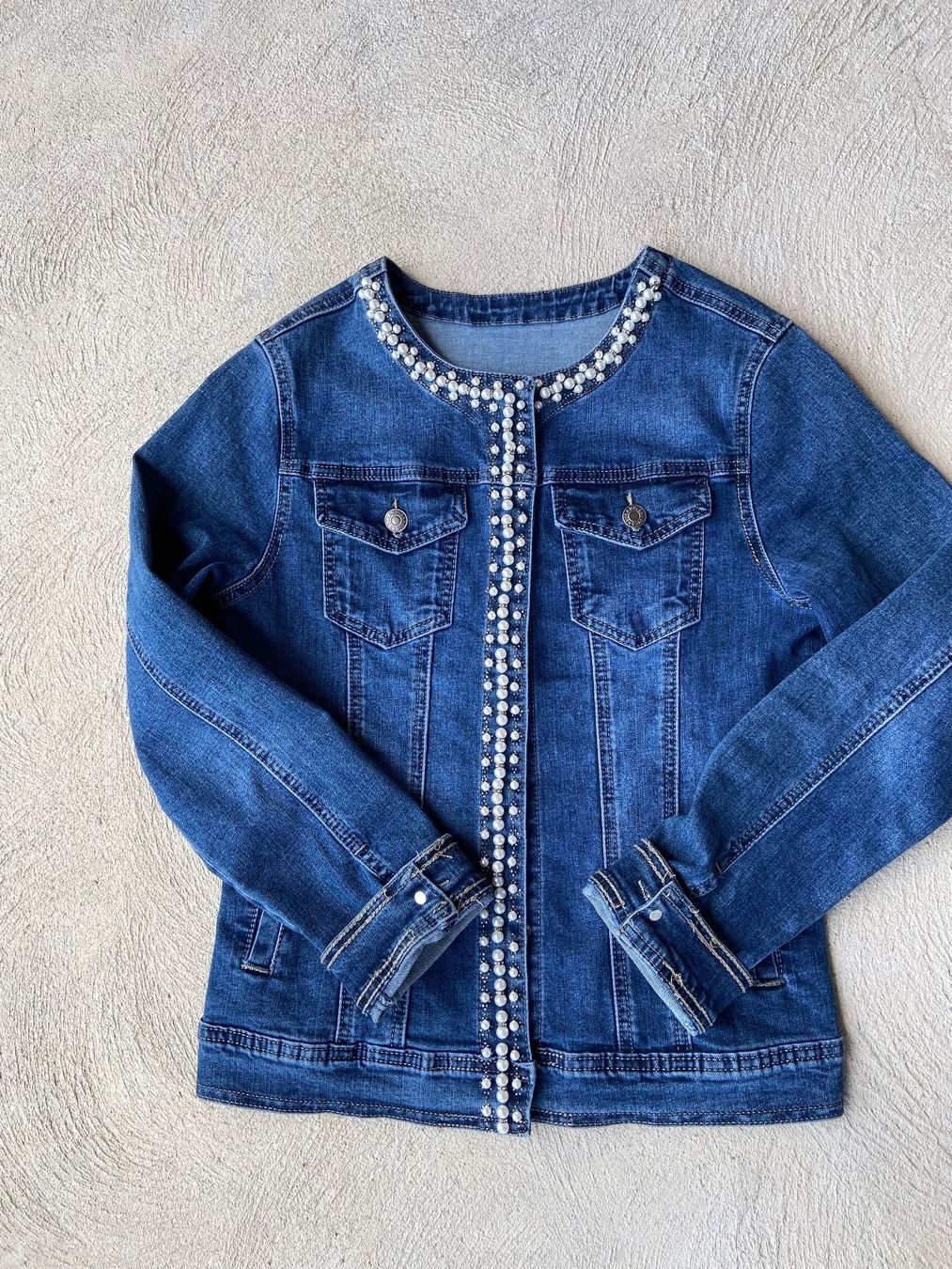 Giacche: Tolle Jeansjacke Perlenbesetzt Grösse M – Nuovo (secondo la descrizione) da Bern venduto da Bern4you