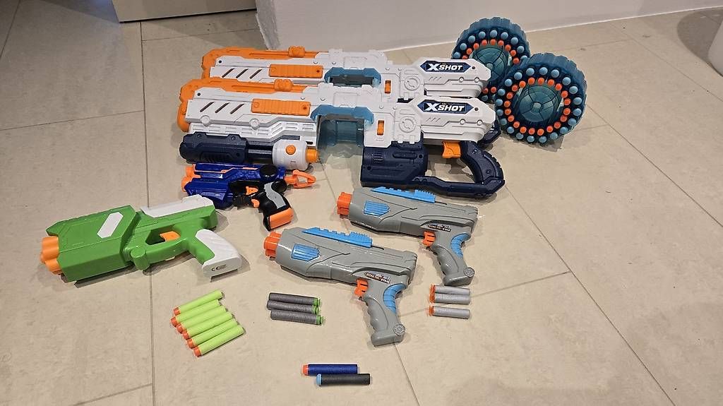 Jouets: Diverse Nerfs,Blaster, Pistolen – D'occasion à Frutigen par Daniel_Fru