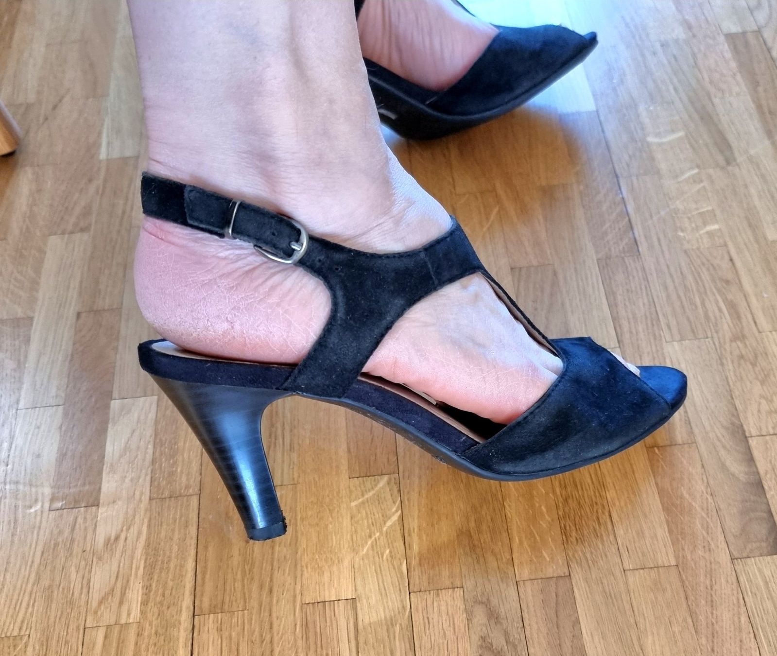 Scarpe da donna: Sandales cuir/daim noires Caprice taille 38.5 – Usato da Veyrier venduto da Leilazizou 4