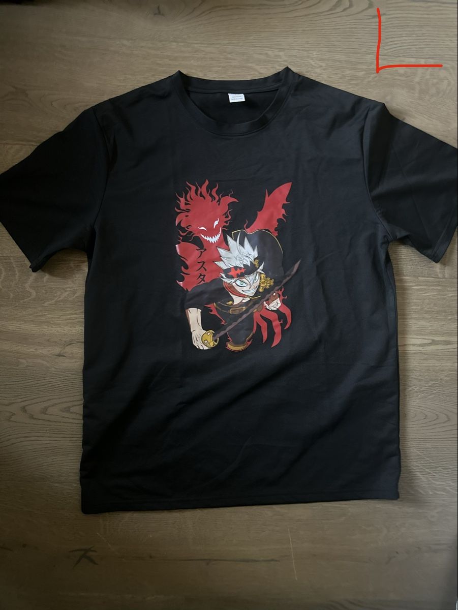 T-shirt: Black Clover T-Shirt – Usato da Flums venduto da nad_m8br