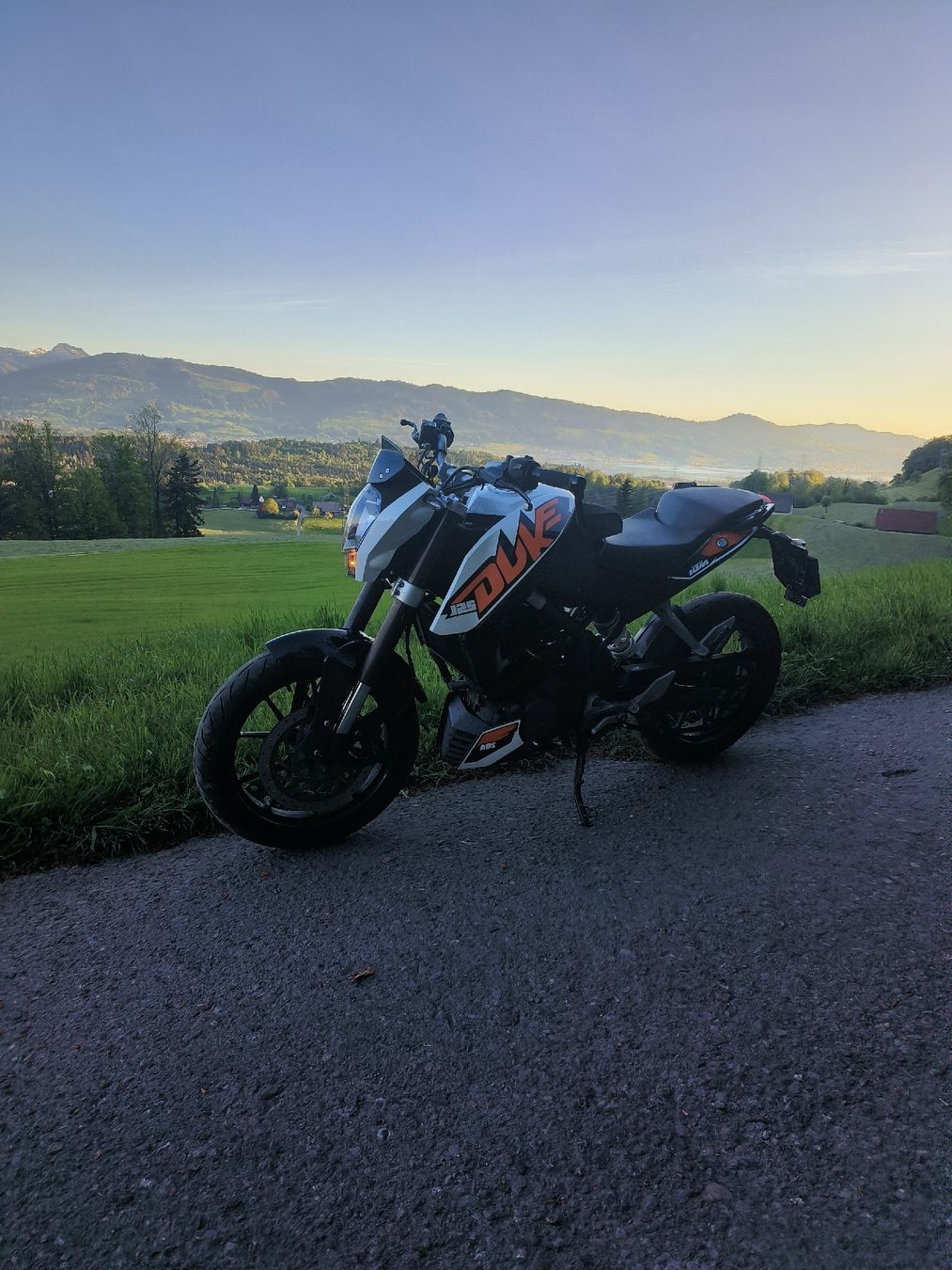 KTM Strasse: Ktm Duke 125, 2015 – Gebraucht aus Eschenbach SG von sir_6fxy