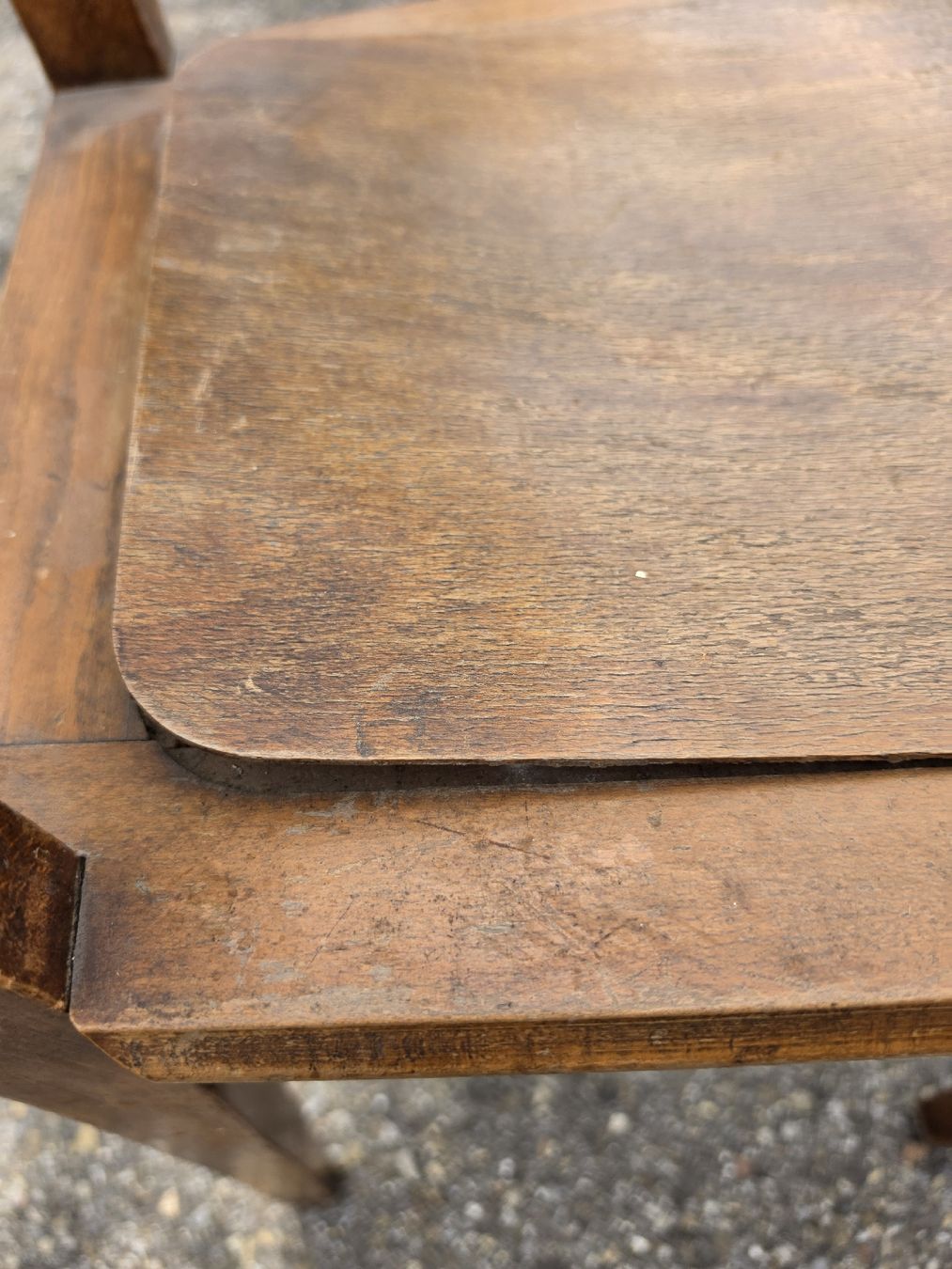 Chaises: Holzstuhl braun restorieren  – D'occasion à Mettlen par elios0888 5