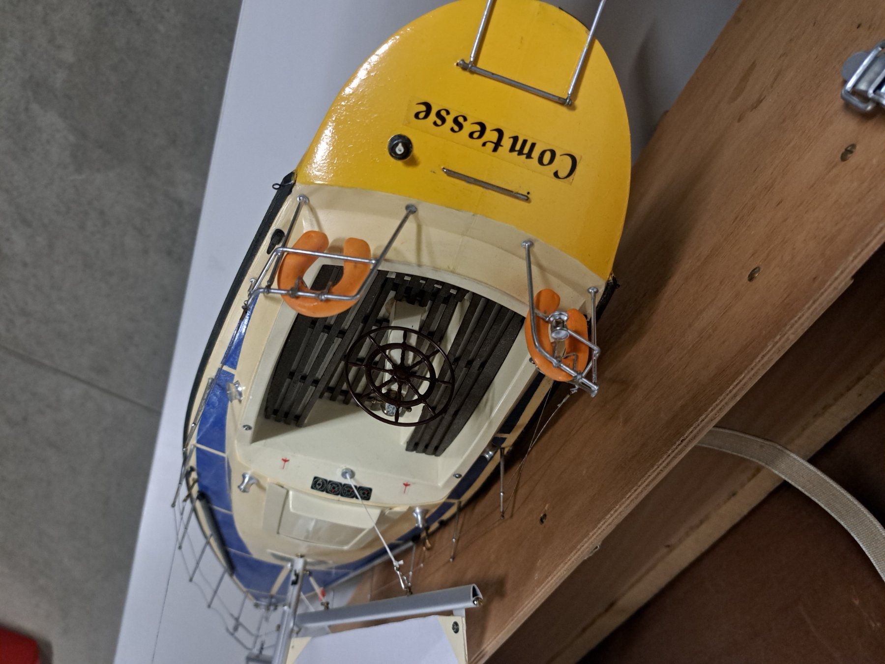 Kit di modellismo & Modellini statici: Modellboot Segelschiff RC Schiffsmodell in Transportbox – Usato da Belp venduto da deal-now 1