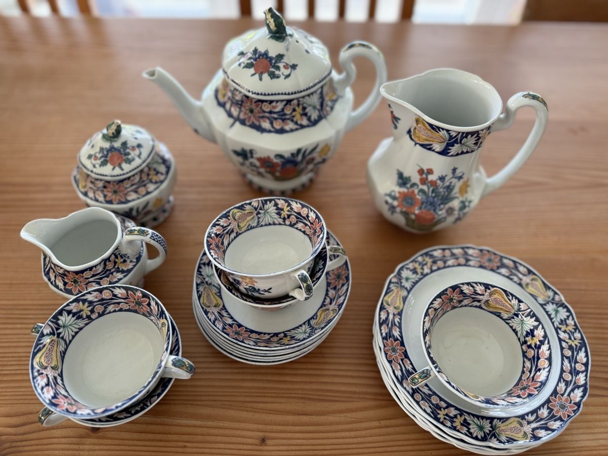 Set di piatti: Schönes Vintage Teeservice, 22-teilig – Usato da Lanzenhäusern venduto da Galaa 1