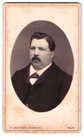 Fotografie E. Laetsch Kündig, Rüti, Wo