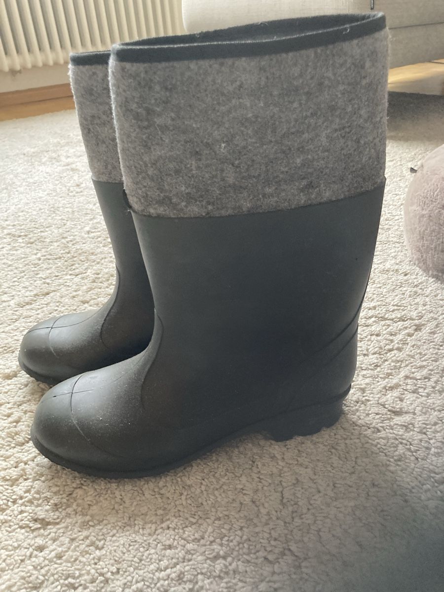 Scarpe da uomo: Gummistiefel Gr. 41 Schwarz – Usato da Allschwil venduto da waldlachen