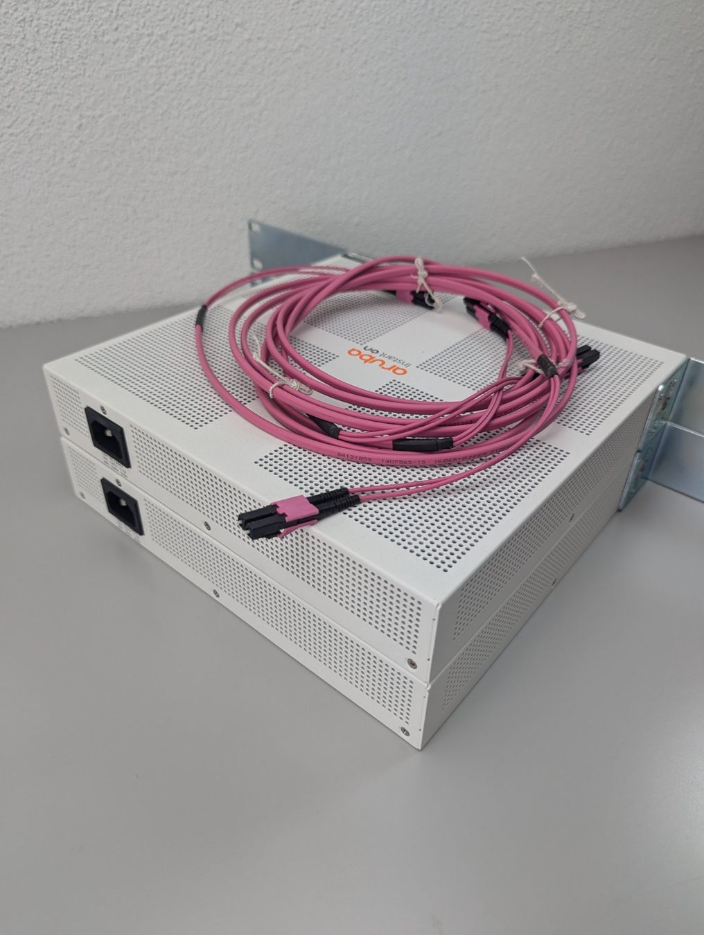Aruba Modem & Router: 2x Aruba 1930 Switch, inkl. 4x 1G SPF Modul – Usato da Wauwil venduto da MEC-NET 2